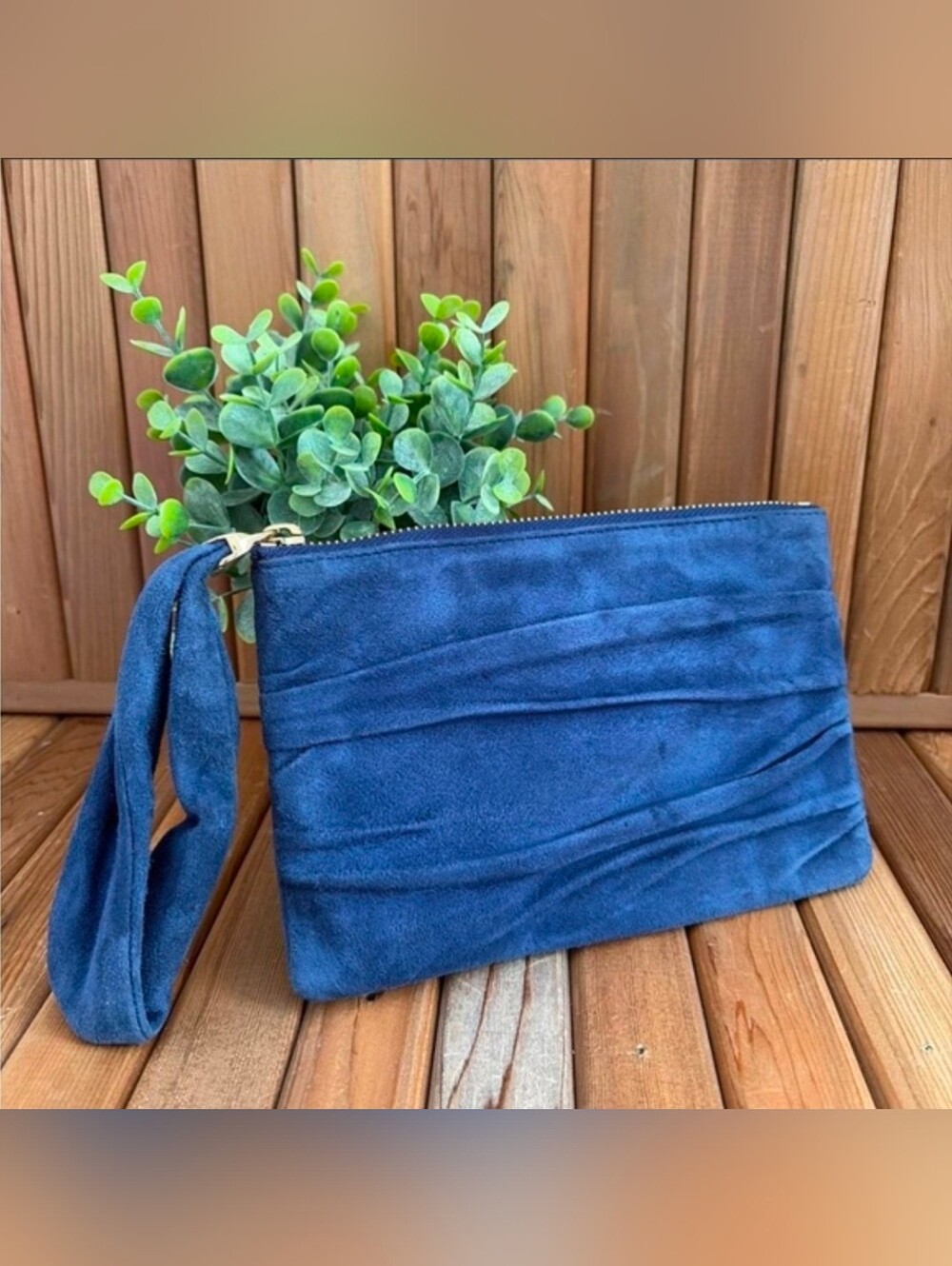 HENRI BENDEL NAVY SUEDE WRISTLET CLUTCH-NWT